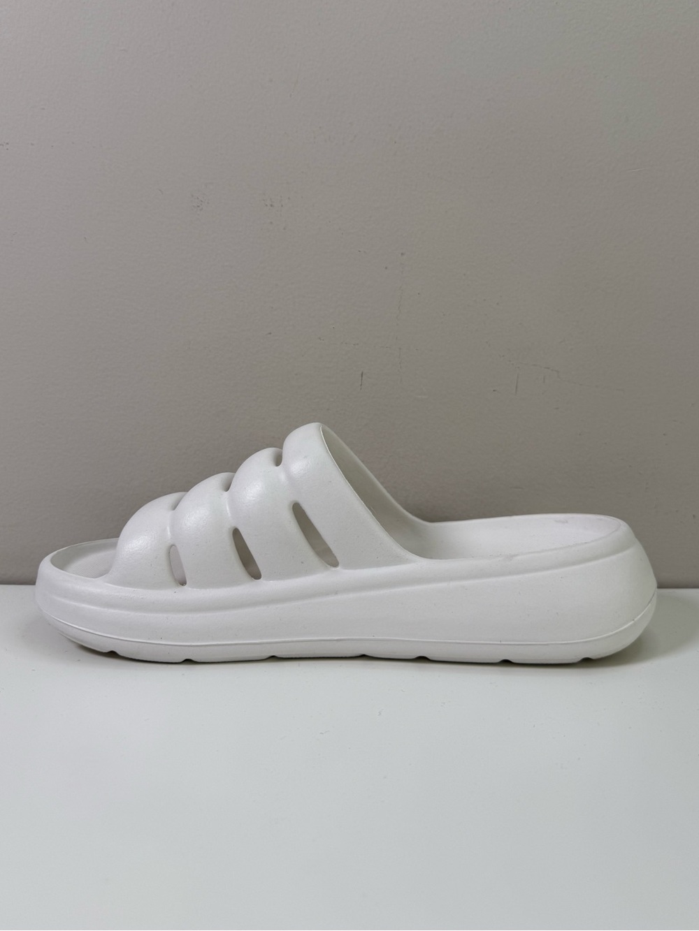 UGG Sport Yeah Slide Sandals White Waterproof Slip On Slides Women's Size 8 - Picture 3 of 15